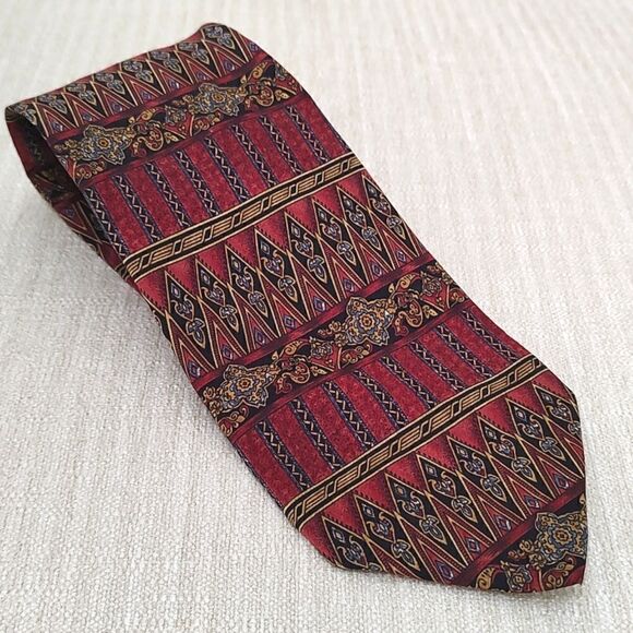 Metropolitan Museum of Art Silk Men's Necktie - Picture 9 of 9